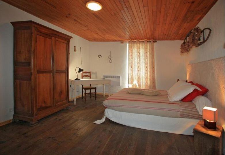 Le Gite Des Faucons Exterior foto